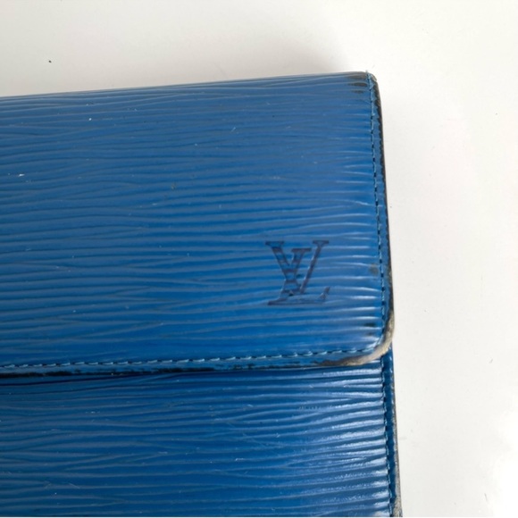 Louis Vuitton Epi Wallet - Picture 5 of 16